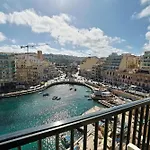Spinola Bay Coastal Home11b *