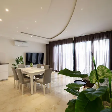 Apartment Spinola Bay Coastal Home11b