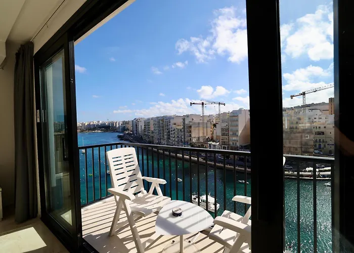 Spinola Bay Coastal Home11b *