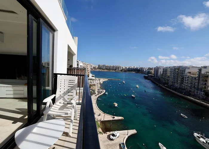 Spinola Bay Coastal Home11b *