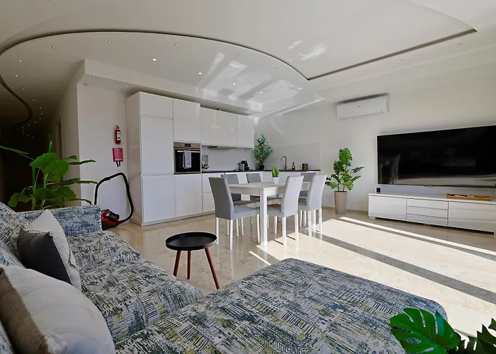 Spinola Bay Coastal Home11b