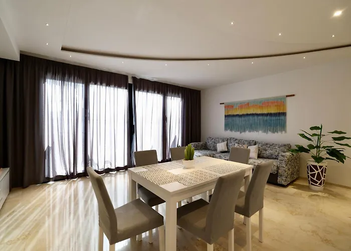 Spinola Bay Coastal Home11b *
