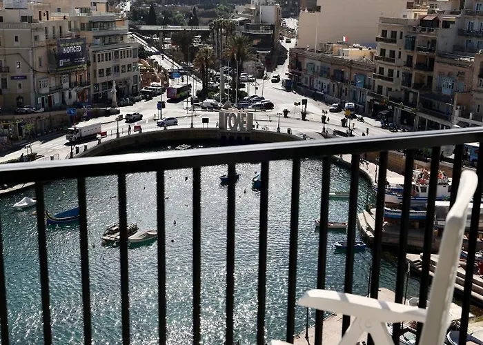 Spinola Bay Coastal Home11b * Saint Julian's